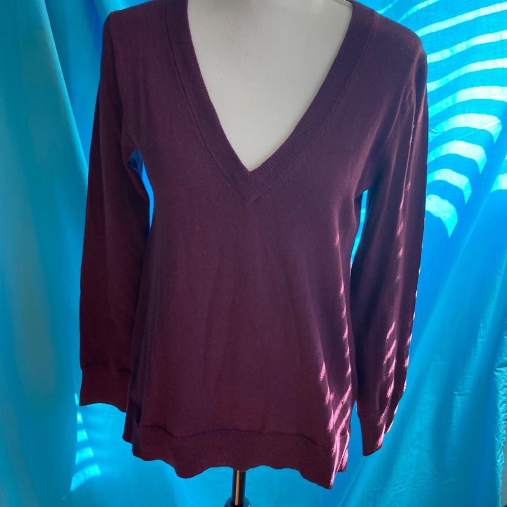 Buy2$10items get1free.3/$10items for$20. Burgundy soft long sleeve sweater